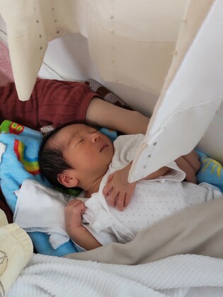 ママね隣でねんねしました